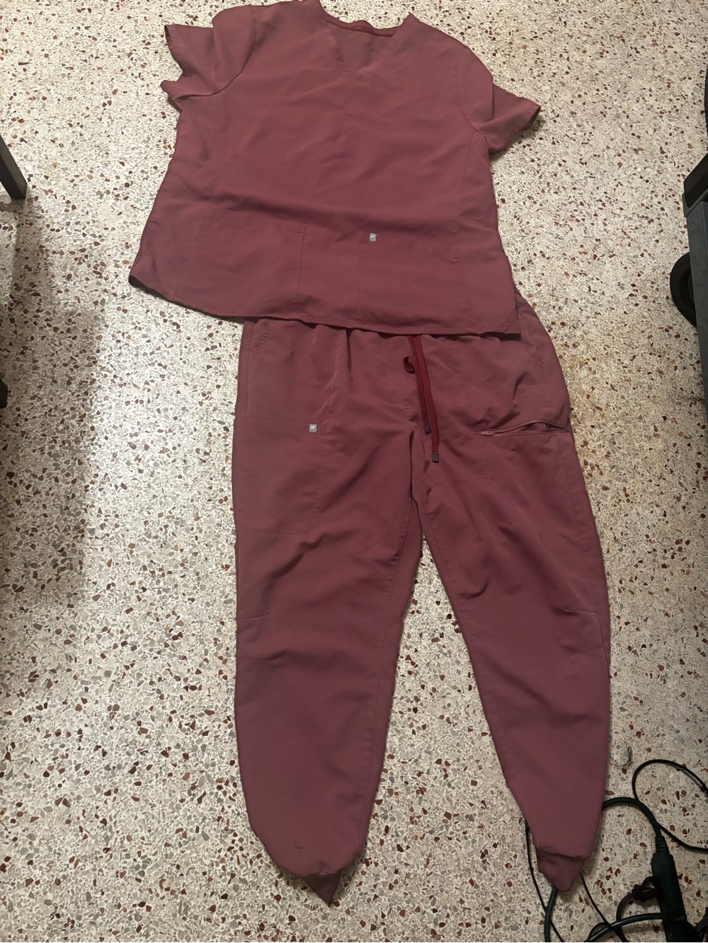 Fabletics women’s scrub set mauve 2Xlarge